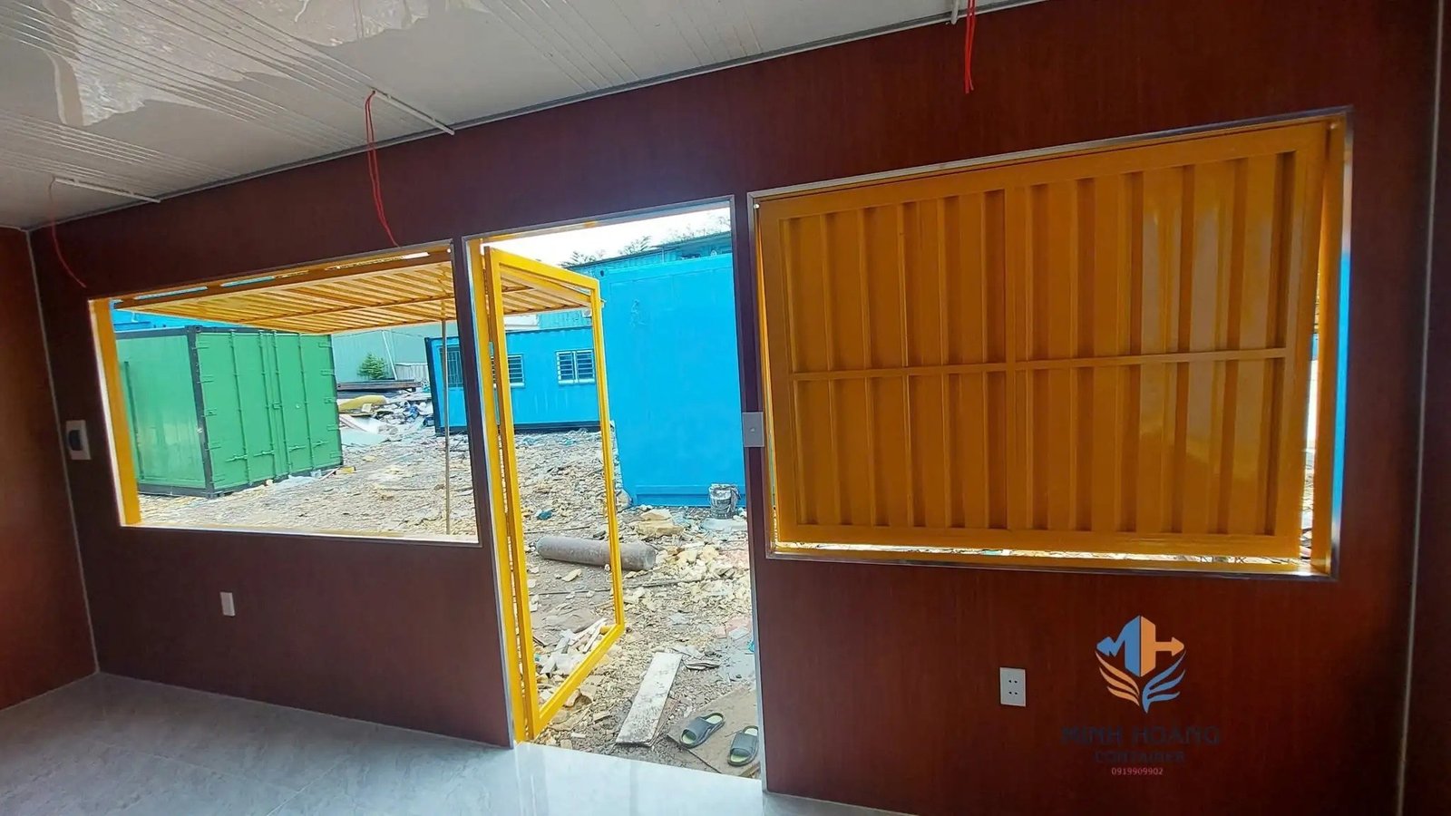 Container Cafe 20 Feet Vàng Ốp Gỗ Mẫu 2